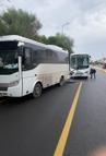Tur midibüsü park halindeki midibüse çarptı