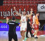 Karşıyaka ilklerle kazandı