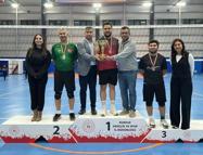 Sağlık çalışanları voleybol turnuvasında mücadele etti