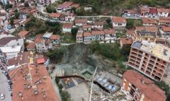 Tokat'ta yol çöktü, 2 katlı ev tahliye edildi