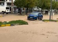Diyarbakır’da sağanak; cadde ve sokaklar göle döndü