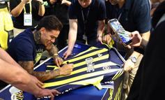 Fenerbahçeli Ederson, imza gününde taraftarlarla buluştu