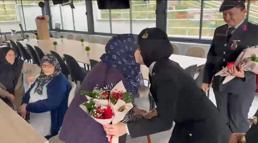 Jandarma ekipleri huzurevini ziyaret etti