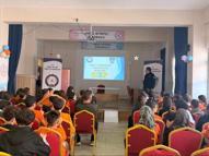 Polisten öğrencilere ‘akran nezaketi ve güvenli internet’ eğitimi