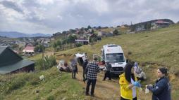 Sis Dağı Yaylası'nda kamyonet, uçuruma yuvarlandı: 1'i ağır 4 yaralı