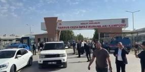 Özgür Özel, Vahap Seçer’i cezaevinde ziyaret etti