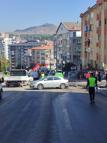 Freni boşalan kamyonet, park halindeki 3 araca çarptı