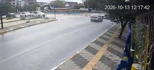 Tekirdağ'da iki otomobil kavşakta çarpıştı; 1 yaralı