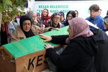 Hastalığı yeniden nükseden İsmet Polat hayatını kaybetti