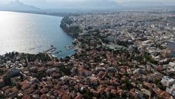 Modern yaşam ile tarihin iç içe geçtiği Kaleiçi havadan görüntülendi