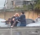 Beykoz’da trafikte kaynak yaptı; sürücüler arasında tekmeli yumruklu kavga çıktı
