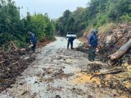 Marmaris'te belediye ekiplerinden sağanak mesaisi