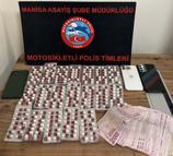 Manisa'da sentetik ecza ile yakalanan 2 şüpheli yakalandı