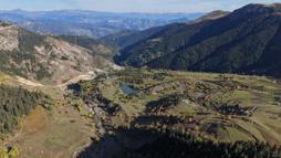 Artvin'in 'Sakin Şehir' ünvanlı ilçesi Şavşat'ta sonbahar güzelliği