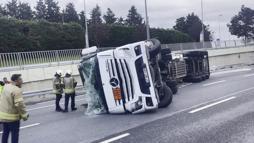 Bakırköy'de LNG yüklü tanker devrildi: 1 yaralı -1