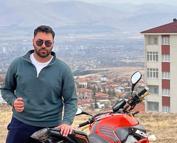 Otomobille çarpışan motosikletin sürücüsü kurtarılamadı
