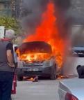 Otoparkta park halindeki otomobil yandı