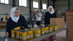 Gürsu’da kadınlar turşu üretimine başladı