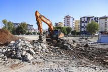 Mezitli Kent Meydanı Projesi'nde çalışmalar sürüyor