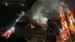 Tuzla’da ayakkabı fabrikasında yangın; ekipler alevlere müdahale ediyor