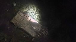 Köprüden dere yatağına düşen otomobilin sürücüsü yaralandı