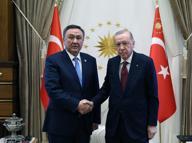 Cumhurbaşkanı Erdoğan, TDT Genel Sekreteri Ömüraliyev'i kabul etti