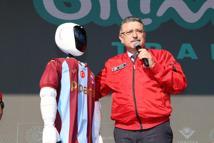 BilimFest Trabzon'da açılışı yapay zeka robot yaptı