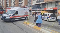 Pendik'te hafriyat kamyonu eczaneye daldı; yaralılar var -1