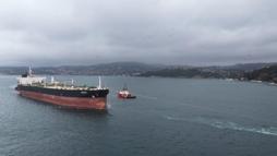 Sarıyer açıklarında karaya oturan ‘BANDA’ isimli tanker İstanbul Boğazı'ndan geçirildi