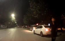 Adana’da selektör tartışmasında sürücünün küfür edip darp girişimi kamerada