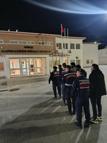 Yolda durdurulan minibüste 20 kaçak göçmen yakalandı; 5 organizatör tutuklandı