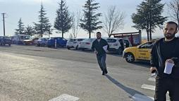 Lastiği patlayan otomobildeki 3 adayı, KPSS'ye jandarma ekipleri yetiştirdi