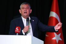 Özgür Özel: Yeni Parti karanlığa inat yakılmış bir mumdur