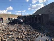 Pancar yüklü TIR ile otomobil çarpıştı: 4 ölü, 1 yaralı