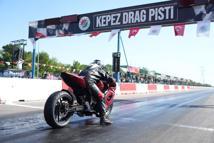 Kepez'de motodrag yarışları sürüyor