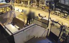 Kafelerden hırsızlık yapan şüpheliler kamerada