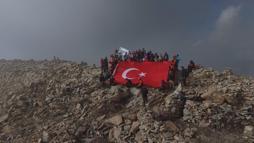 Bingöl Valisi Çelik ve protokolün katılımıyla Sülbüs Dağı'nın zirvesinde Cumhuriyet coşkusu
