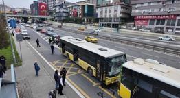 Üsküdar'da 2 İETT otobüsü çarpıştı: 4 yaralı