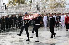 Antalya'da Cumhuriyet Bayramı kutlamaları çelenk töreniyle başladı