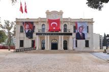 Depremde zarar gören Hatay’ın 98 yıllık tarihi valilik binası yeniden inşa edildi