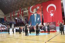 Adana’da 29 Ekim Cumhuriyet Bayramı coşkusu; Kazak dansı ilgi topladı