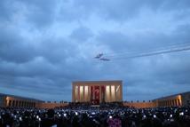 Cumhuriyet Bayramı’nda Türk Yıldızları'ndan Anıtkabir’de saygı uçuşu