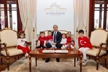 Minikler, Vali Aktaş’ı ziyaret etti