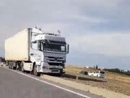 Nusaybin’de TIR, 2 otomobile çarptı: 5 yaralı