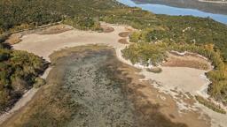 Suyu 300 metre çekilen Kovada Gölü'nün 'milli park' özelliği tehlikede