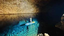 Şahika Ercümen’in de daldığı Aynalıgöl Mağarası, bu yıl 60 bin ziyaretçiyi ağırladı