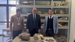 Tuzluca’da bulunan 30 milyon yıllık dev gergedan fosili, MTA Tabiat Tarihi Müzesi’nde