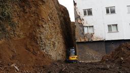 Heyelanın vurduğu ‘korku apartmanında’ mühür kalktı, gözler riskli yamaçta