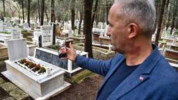 Sevgililer Günü'nde, çiçekle süsletilen mezara dijital ziyaret