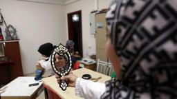 Eşinden öğrendiği mesleğin usta öğreticisi oldu